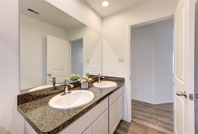 Building Photo - 24434 Elmwood Falls Dr