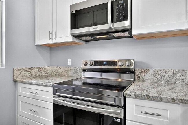Building Photo - 3236 Coral Ridge Dr