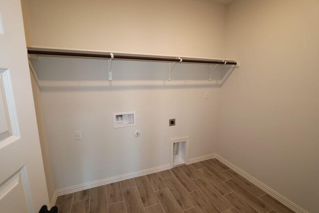 Building Photo - 311 Mangold Dr