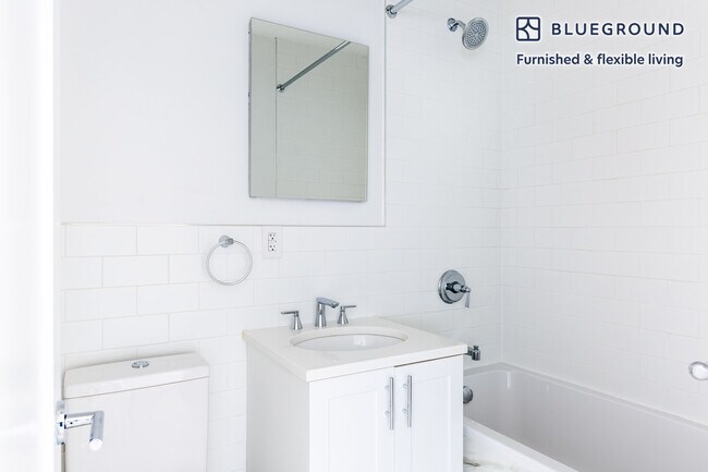 Building Photo - 915 West End Ave