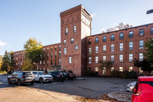 Building Photo - 156 Front St