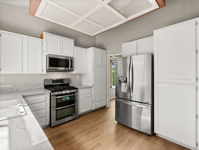 Building Photo - 5911 Rio Valle Dr