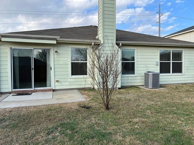 Building Photo - Nice property...