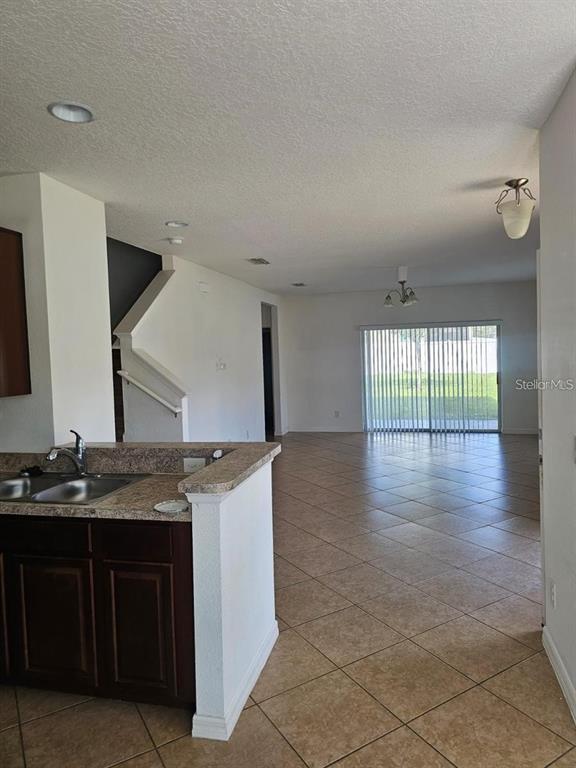 Building Photo - 2929 Sunstone Dr