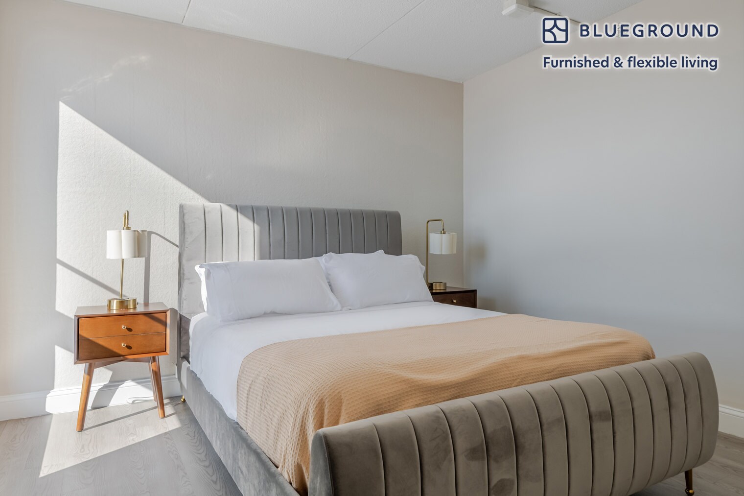 Building Photo - 812 Memorial Dr