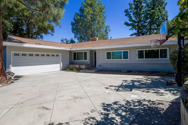 Building Photo - 279 Starlight Crest Dr