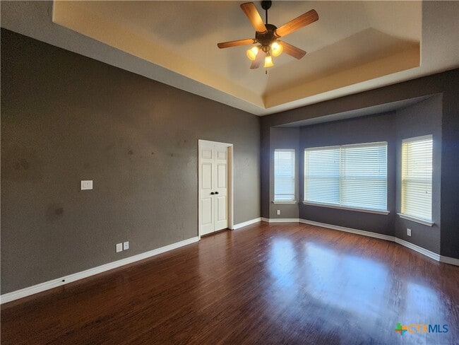 Building Photo - 803 Lodge Creek Dr