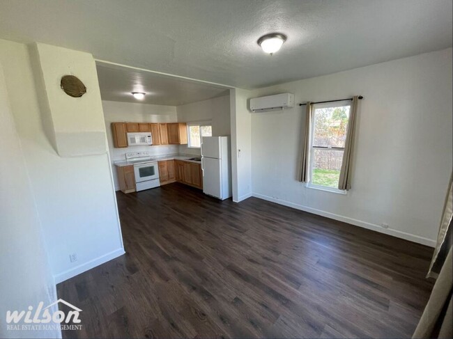 Building Photo - 2bd/1ba House Near Discovery Lab Elementar...