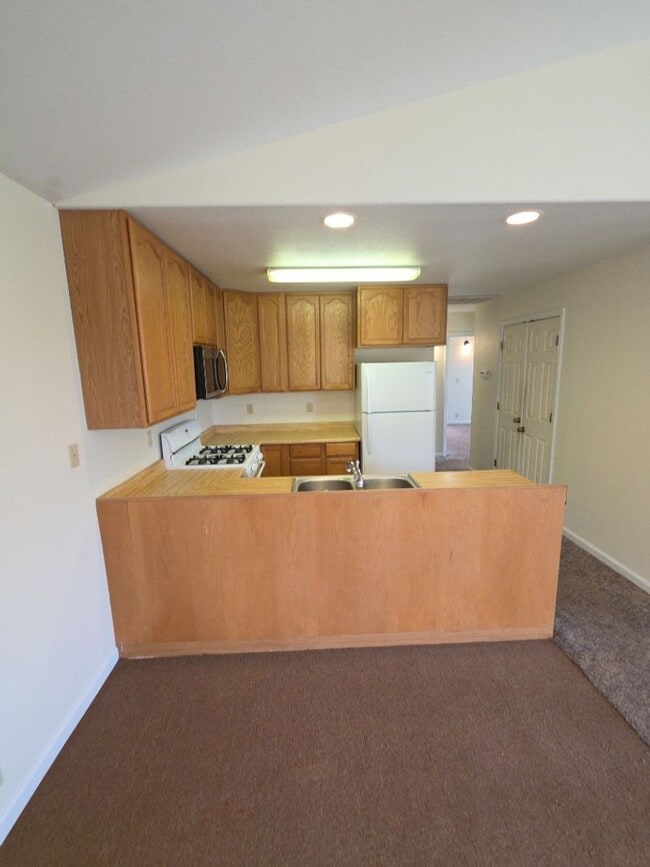 Building Photo - Charming 2-bedroom, 2-bathroom home in Nice
