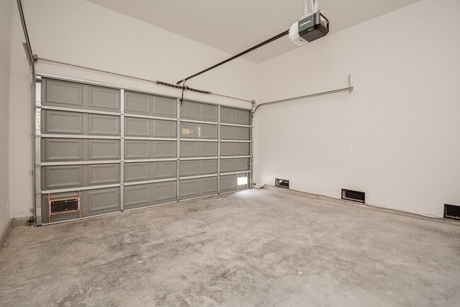Building Photo - 6017 Cypress St