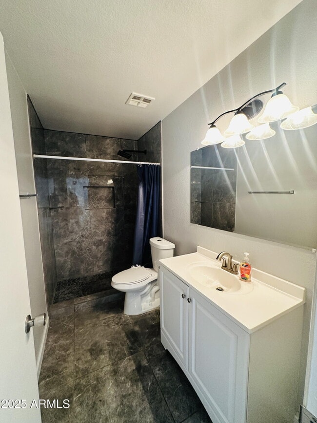 Building Photo - 2675 E Silk Oak Dr