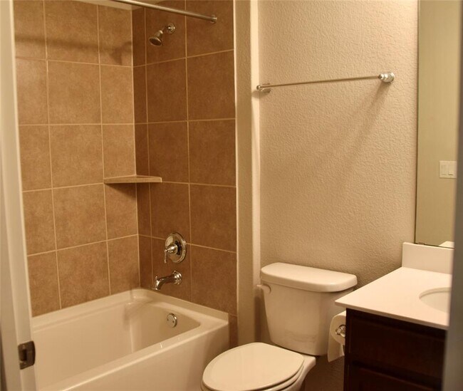 Building Photo - 821 Hamilton Ln