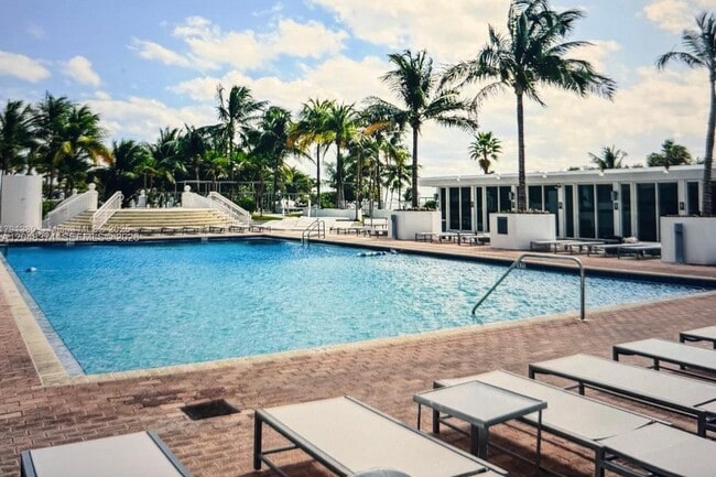 Building Photo - 10275 Collins Ave