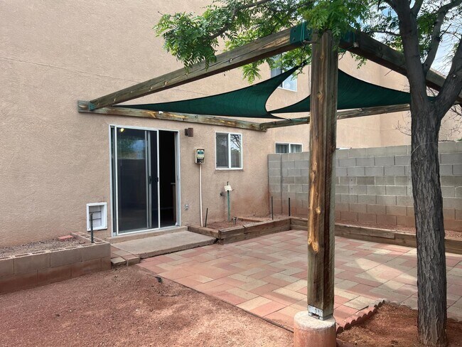 Building Photo - 2804 Quail Pointe Dr NW