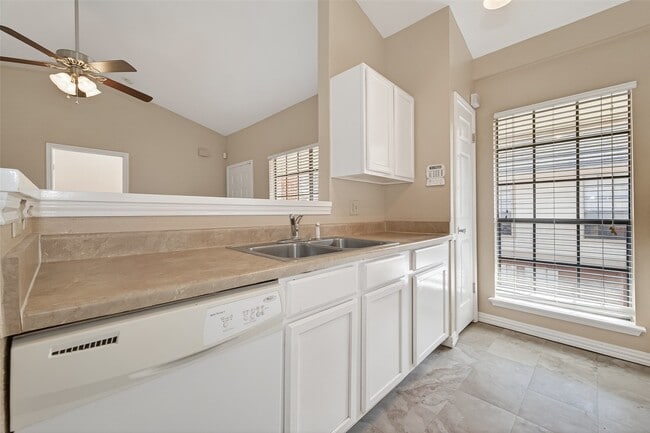 Building Photo - 2211 S Kirkwood Rd