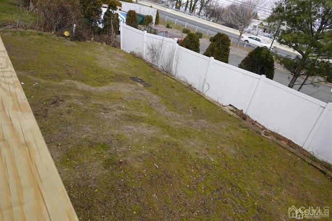 Building Photo - 381 Highland St