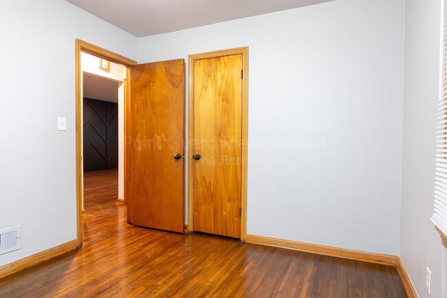 Building Photo - 6102 E Oakwood Dr