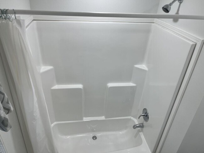 Building Photo - 156 Bauer Dr