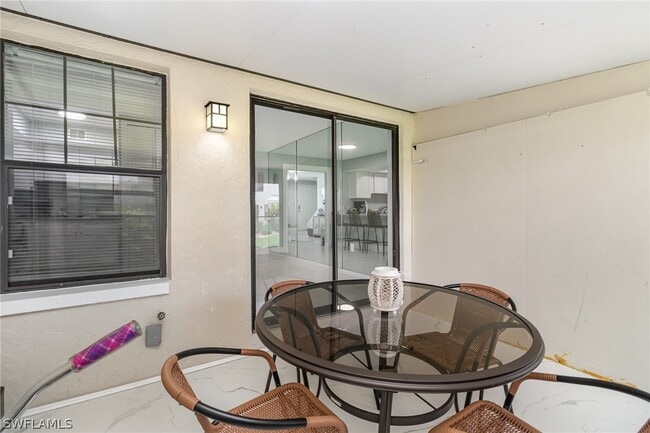 Building Photo - 146 Clyburn Way W