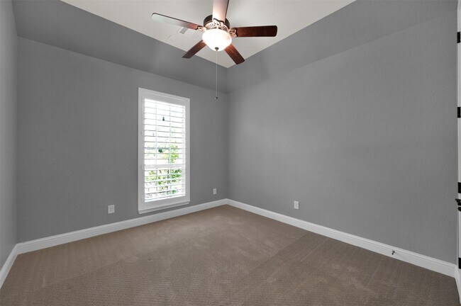 Building Photo - 42 Caprice Bend Pl