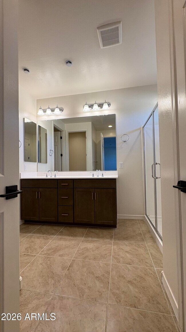 Building Photo - 5602 W Mauna Loa Ln