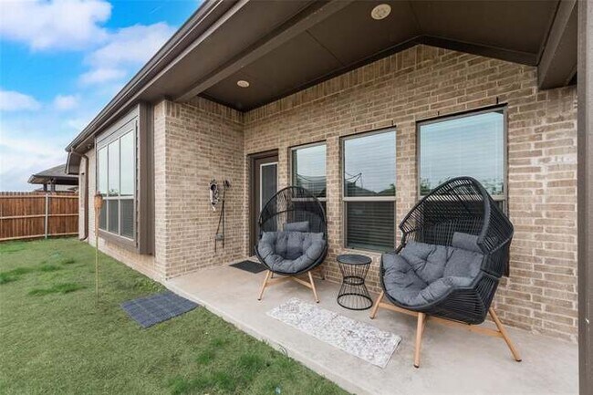 Building Photo - 4920 Sassafras Dr