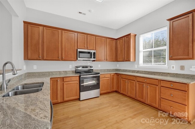 Building Photo - 104 Kensington St