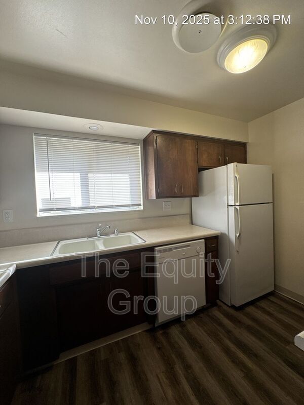 Building Photo - 332 N Westfield St