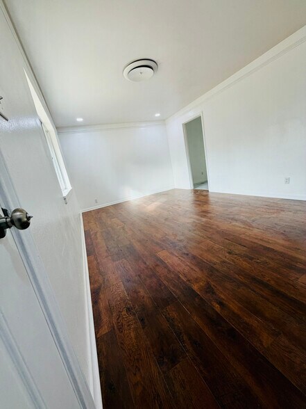 Building Photo - 403 Margo St