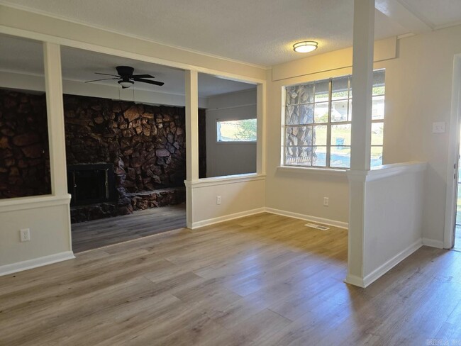 Building Photo - 5505 Crescent Dr
