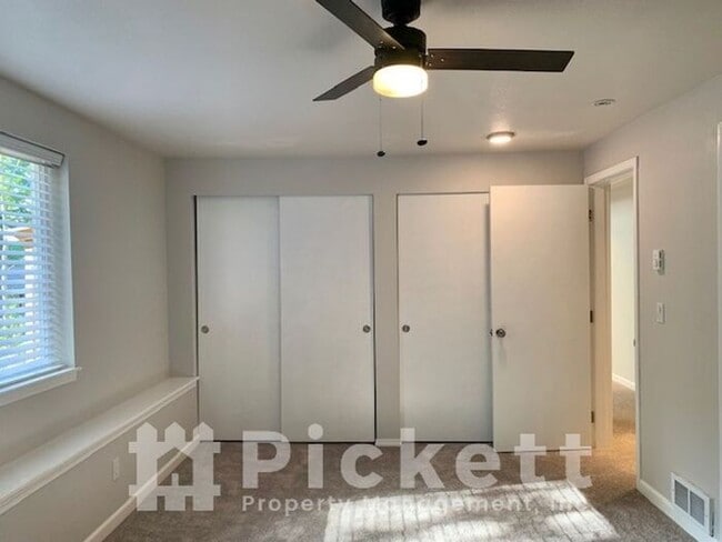 Building Photo - 4 Bedroom Lake Tahuyeh Home