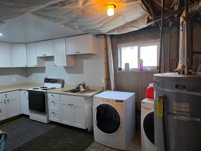 Building Photo - 6337 S Dixie Dr