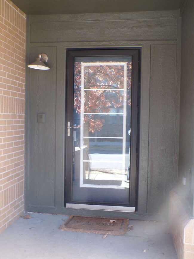 Building Photo - 7027 W Virginia Ave