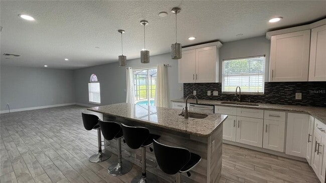Building Photo - 205 Jocelyn Dr