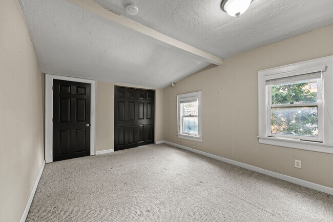 Building Photo - 57 Smith Pl