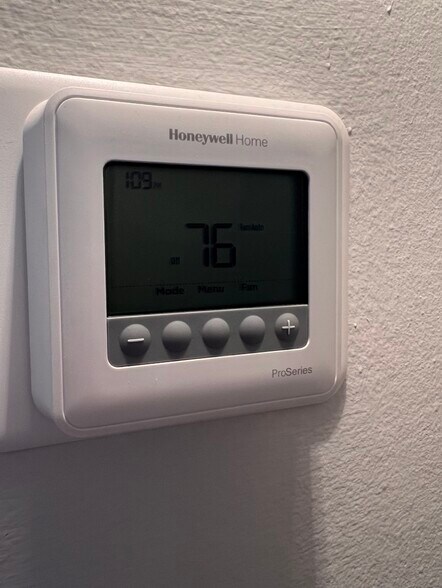 Building Photo - 2622 Sprig Pl