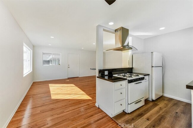 Building Photo - 68 Lime Ave