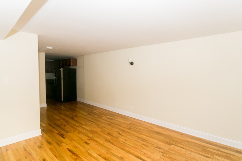 Building Photo - 1350 N Dearborn St