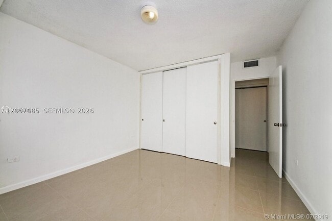 Building Photo - 7545 E Treasure Dr