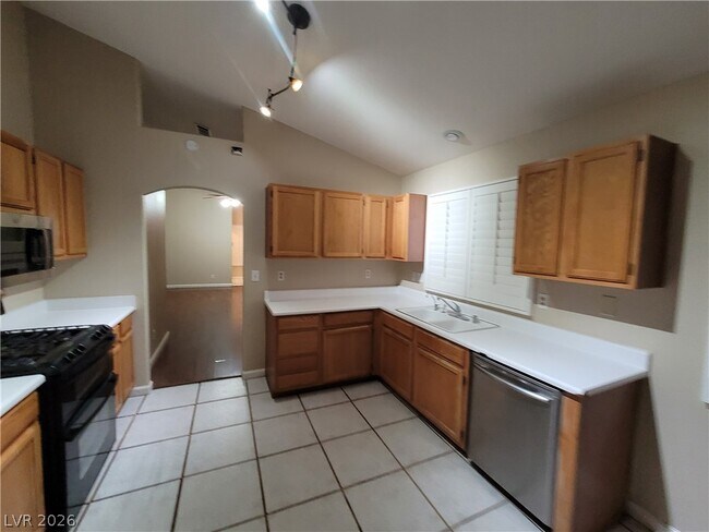 Building Photo - 2458 Color Canyon Way