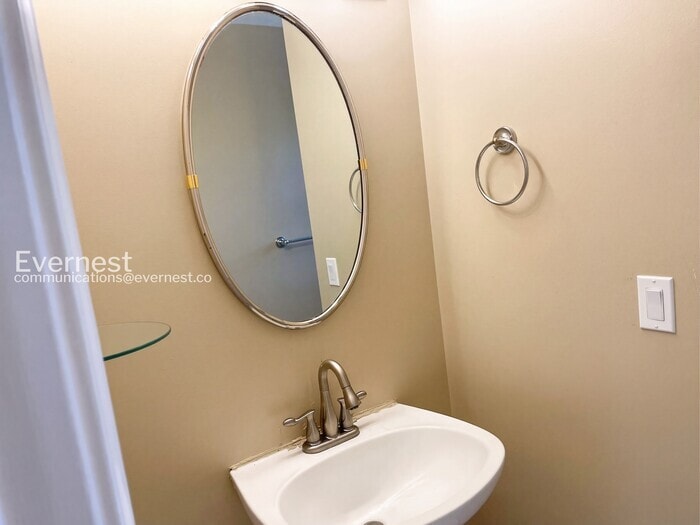 Building Photo - 1203 Countryside Dr