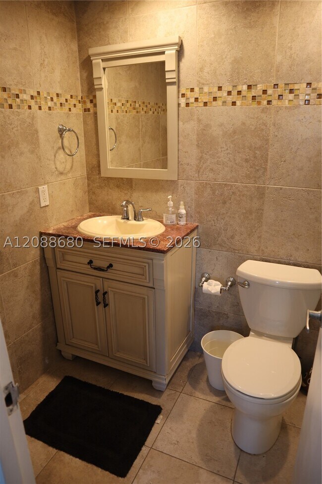 Building Photo - 3001 S Ocean Dr