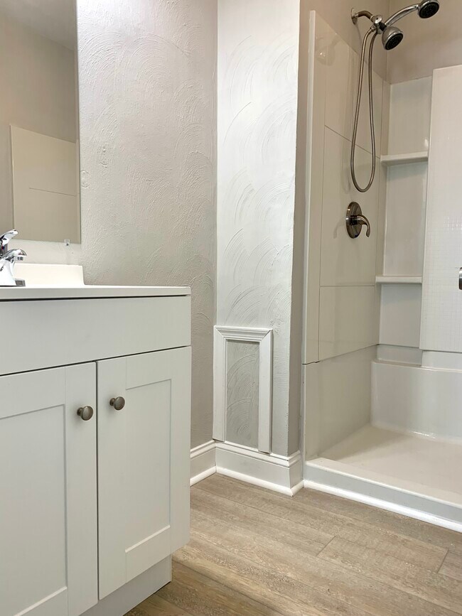 Building Photo - 19 Kirby St