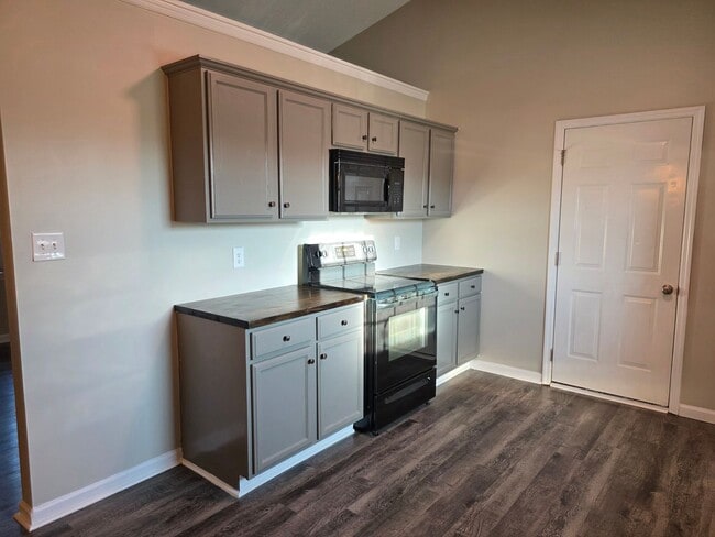 Building Photo - Quiet Neighborhood Charm with Easy Access to Swansboro & the Coast