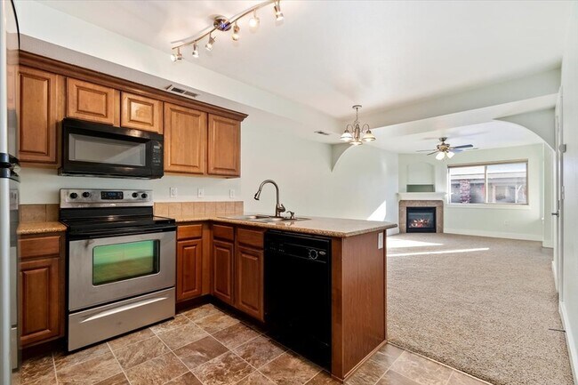 Building Photo - 9947 W Rosecroft Ct