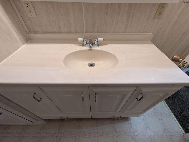 Building Photo - 1706 Katherine Dr