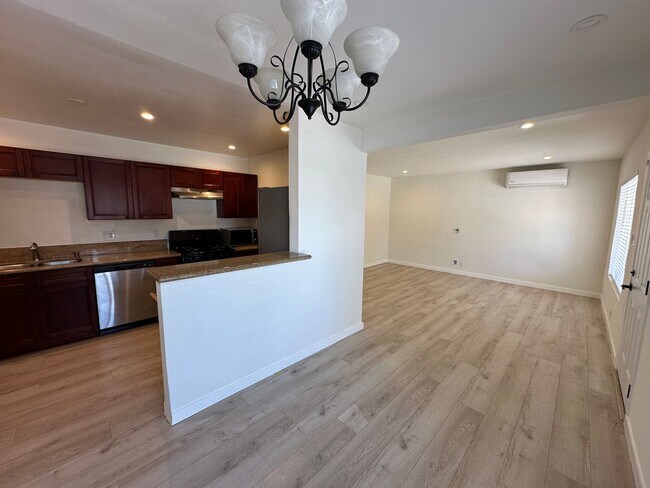 Building Photo - 7000 Glade Ave