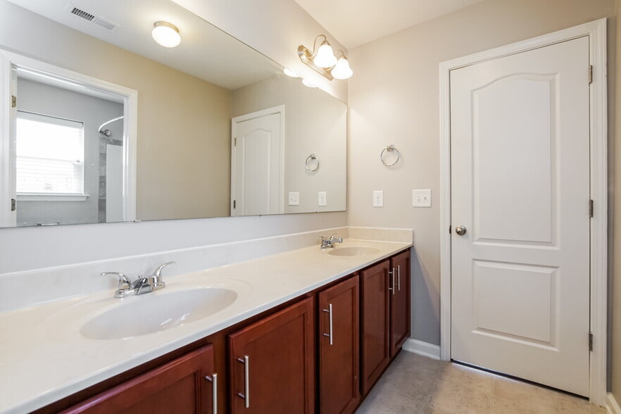 Building Photo - 23 Marsh Creek Dr