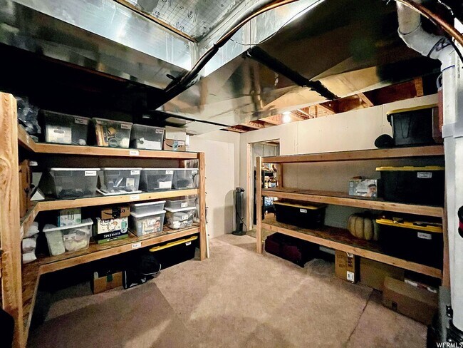 Building Photo - 616 W 4050 N