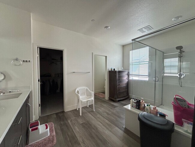 Building Photo - 5854 Maroon Pl